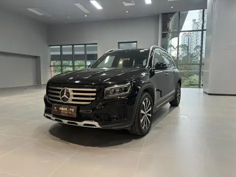 Mercedes-Benz GLB 2025 — фото 1