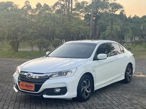Honda Accord 2016 — фото 1