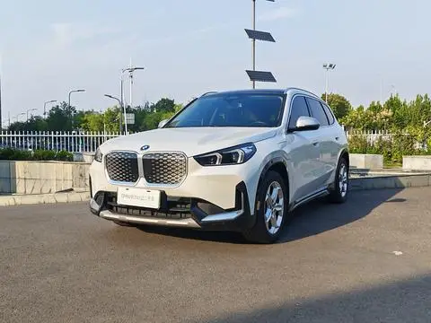 BMW iX1 2024