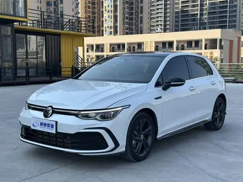 Volkswagen Golf 2021