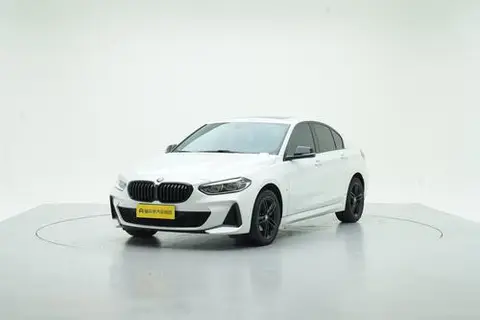 BMW 1 Series 2021 — фото 1