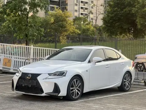 Lexus IS 2017