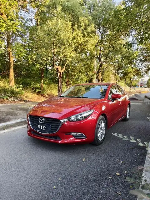 Mazda 3 Axela 2017 — фото 1