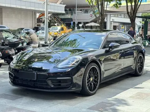 Porsche Panamera 2021