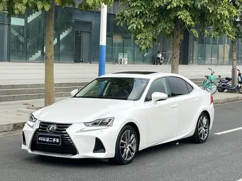 Lexus IS 2017