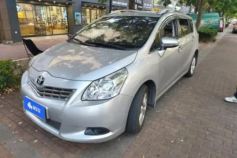 Toyota 逸致 2014