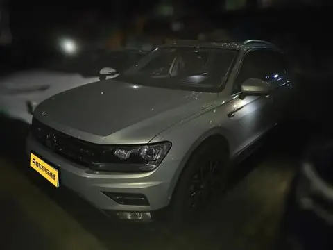 Volkswagen Tiguan L 2020 — фото 1