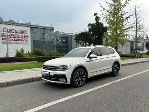 Volkswagen Tiguan L 2020 — фото 1
