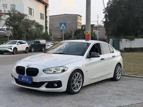 BMW 1 Series 2017 — фото 1