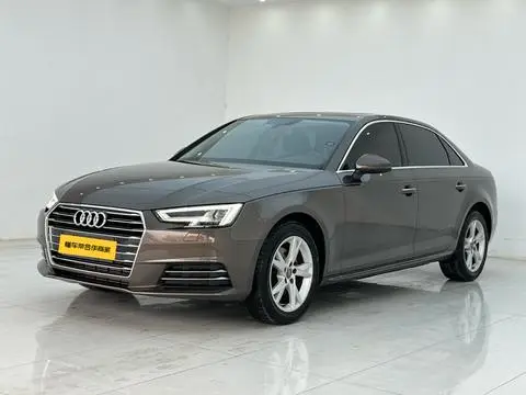 Audi A4L 2018 — фото 1