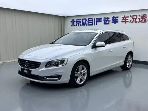 Volvo V60 2015 — фото 1