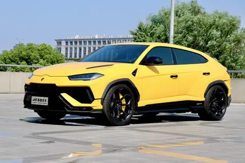 Lamborghini Urus 2022 — фото 1