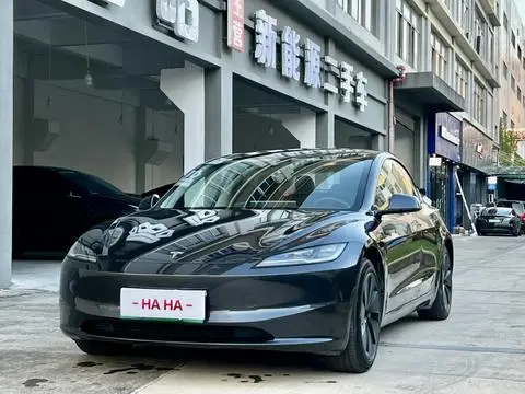 Tesla Model 3 2023 — фото 1