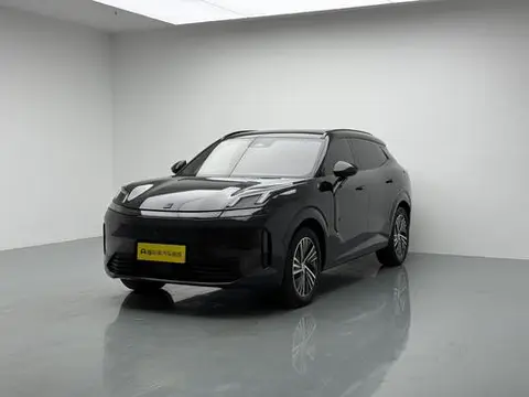 Lynk & Co 08 EM-P 2025