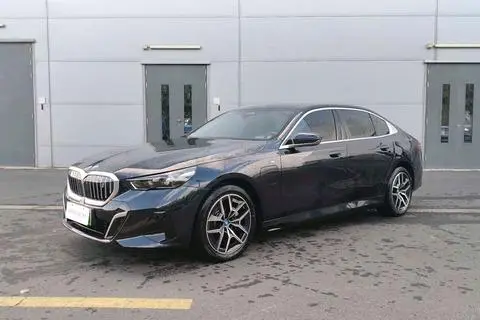 BMW i5 2025 — фото 1