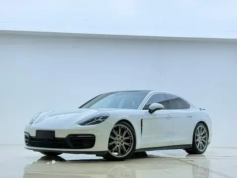 Porsche Panamera 2022