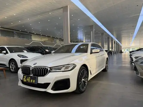 BMW 5 Series 2021 — фото 1