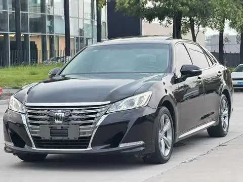Toyota Crown 2015