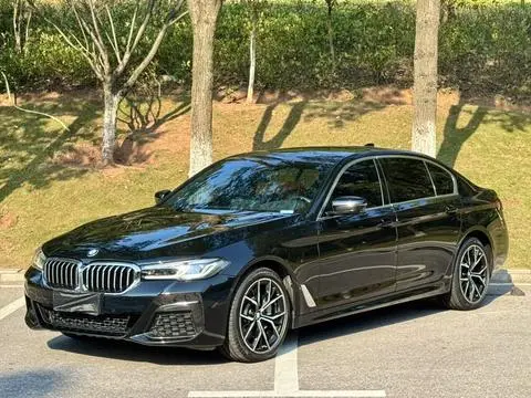 BMW 5 Series 2022 — фото 1