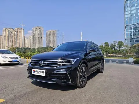Volkswagen Tiguan L 2024 — фото 1