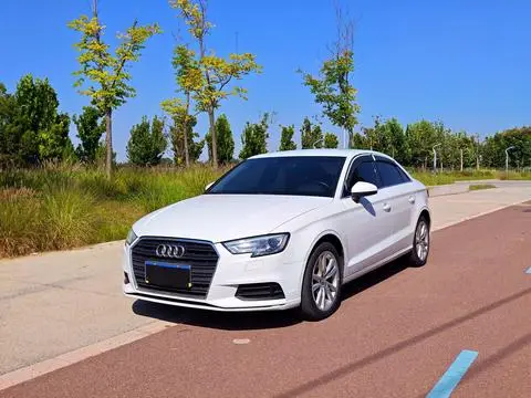 Audi A3 2017 — фото 1