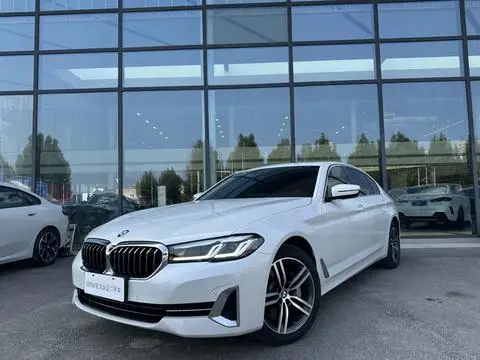 BMW 5 Series 2023 — фото 1