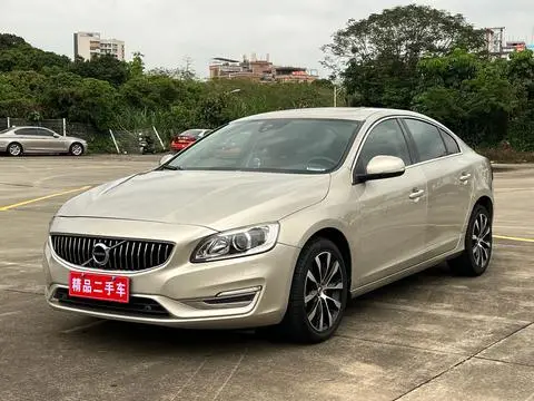 Volvo S60 2019 — фото 1