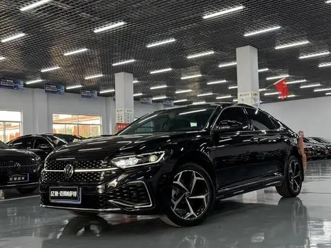 Volkswagen Passat 2025