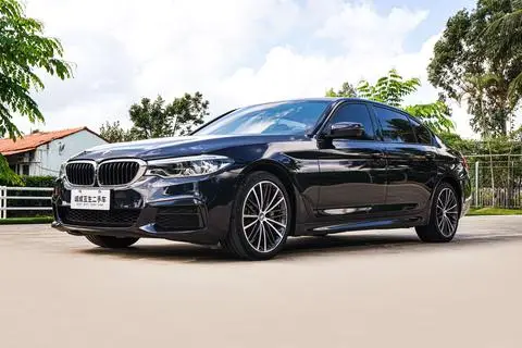 BMW 5 Series 2019 — фото 1