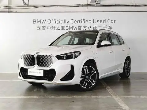 BMW iX1 2025