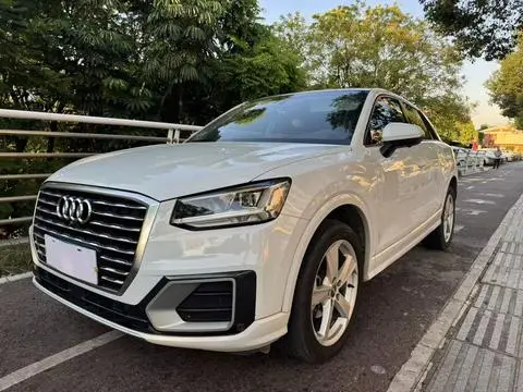 Audi Q2L 2018 — фото 1