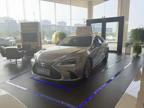 Lexus ES 2025 — фото 1