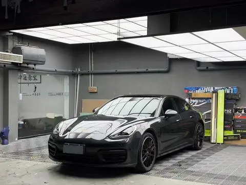 Porsche Panamera 2022