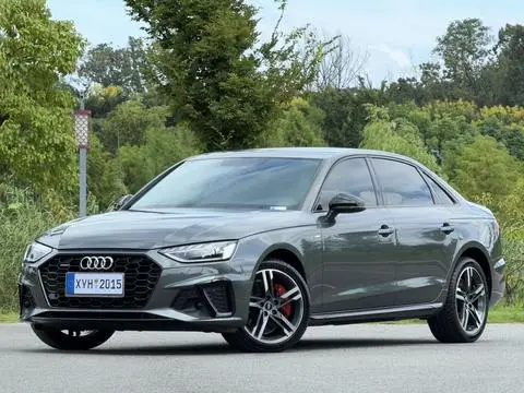 Audi A4L 2023 — фото 1