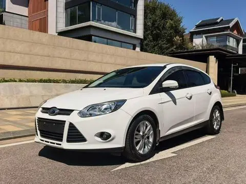 Ford Focus 2015 — фото 1
