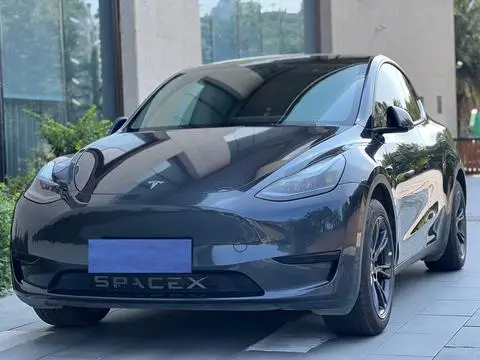 Tesla Model Y 2024 — фото 1