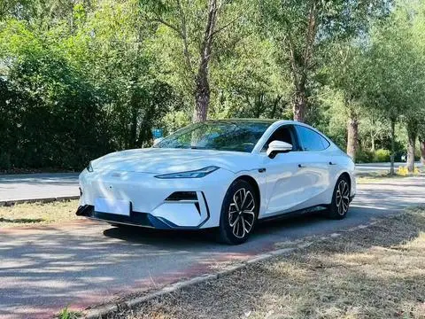 Geely E8 2025
