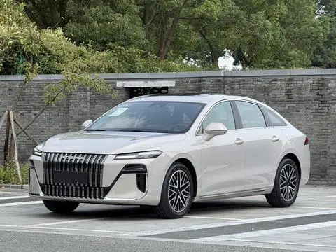 Roewe M7 DMH 2025