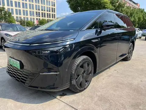XPeng 小鹏X9 2024