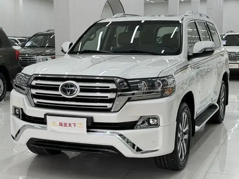 Toyota Land Cruiser 2019 — фото 1