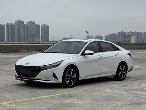 Hyundai Elantra 2021 — фото 1