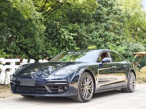 Porsche Panamera 2023 — фото 1