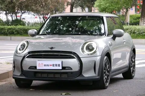 MINI MINI 2023