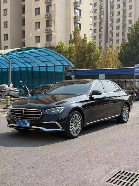 Mercedes-Benz E-Class 2023 — фото 1