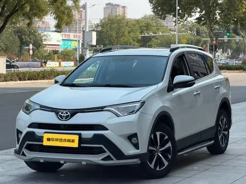 Toyota RAV4 2016 — фото 1