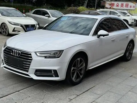 Audi A4L 2018 — фото 1