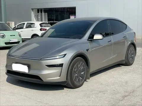 Tesla Model Y L 2025