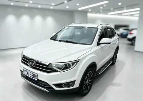 FAW 森雅R7 2017