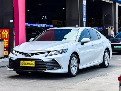 Toyota Camry 2021 — фото 1