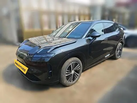 Lynk & Co 08 EM-P 2023